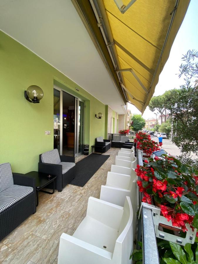 Hotel Tre Stelle Rimini Ngoại thất bức ảnh