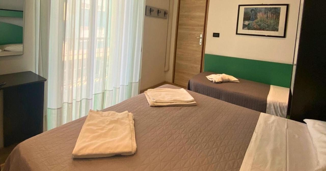 Hotel Tre Stelle Rimini Ngoại thất bức ảnh