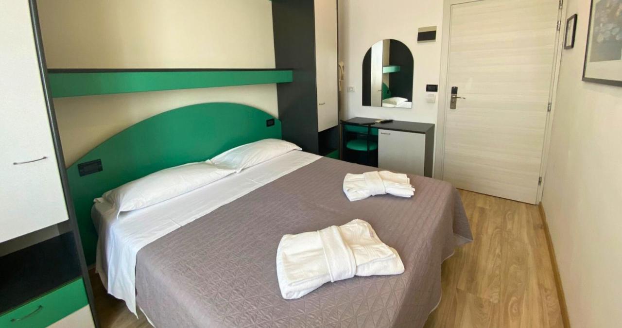 Hotel Tre Stelle Rimini Ngoại thất bức ảnh
